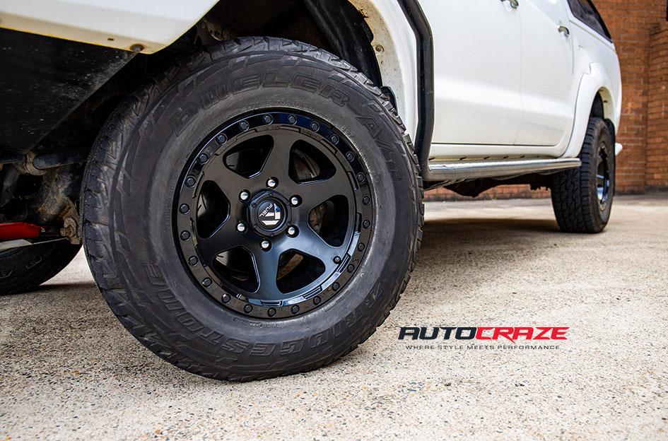 TOYOTA HILUX N70 4WD RIPPER MATTE BLACK